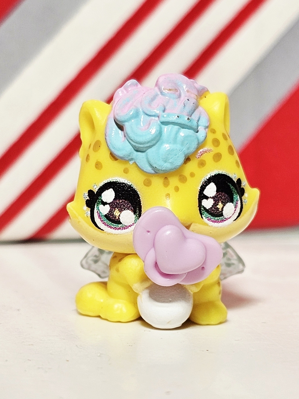 Hatchi-Nursery Yellow Beach Ball Cheetah Hatchimals Alive